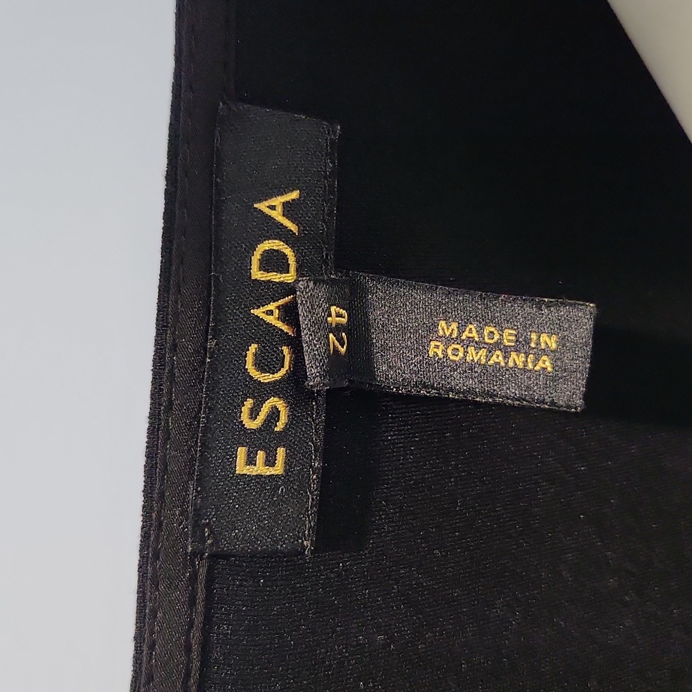 Escada Top - Picture 5 of 10